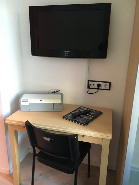 Messe Ferienwohnung Duesseldorf Oberkassel ภายนอก รูปภาพ